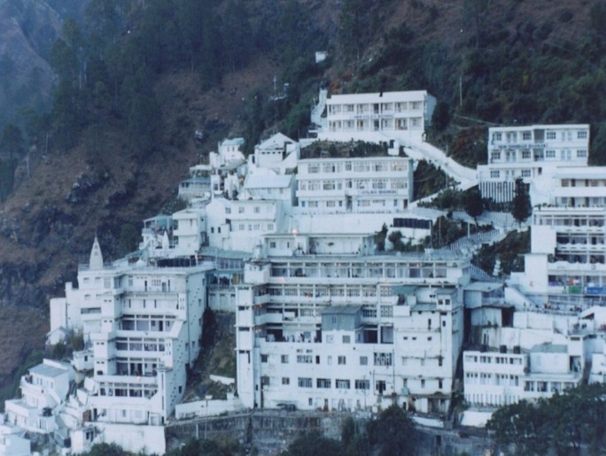 'Over 90 lakh pilgrims visit Mata Vaishno Devi shrine for 3rd consecutive year'